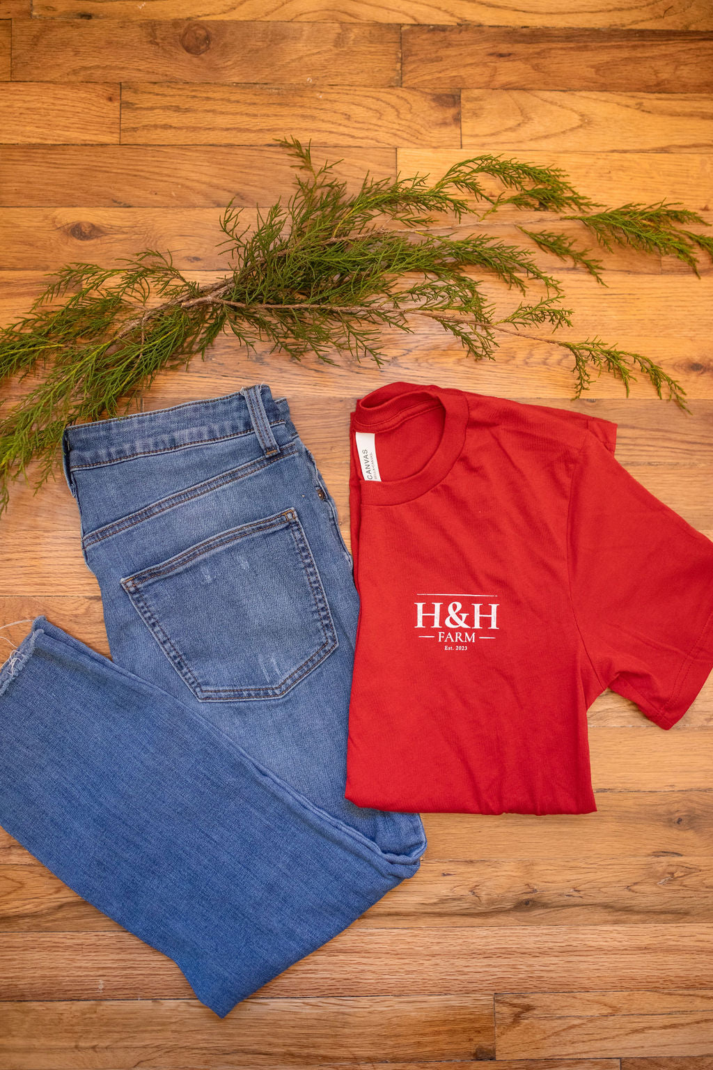 Red Circle Logo Short Sleeve t-shirt