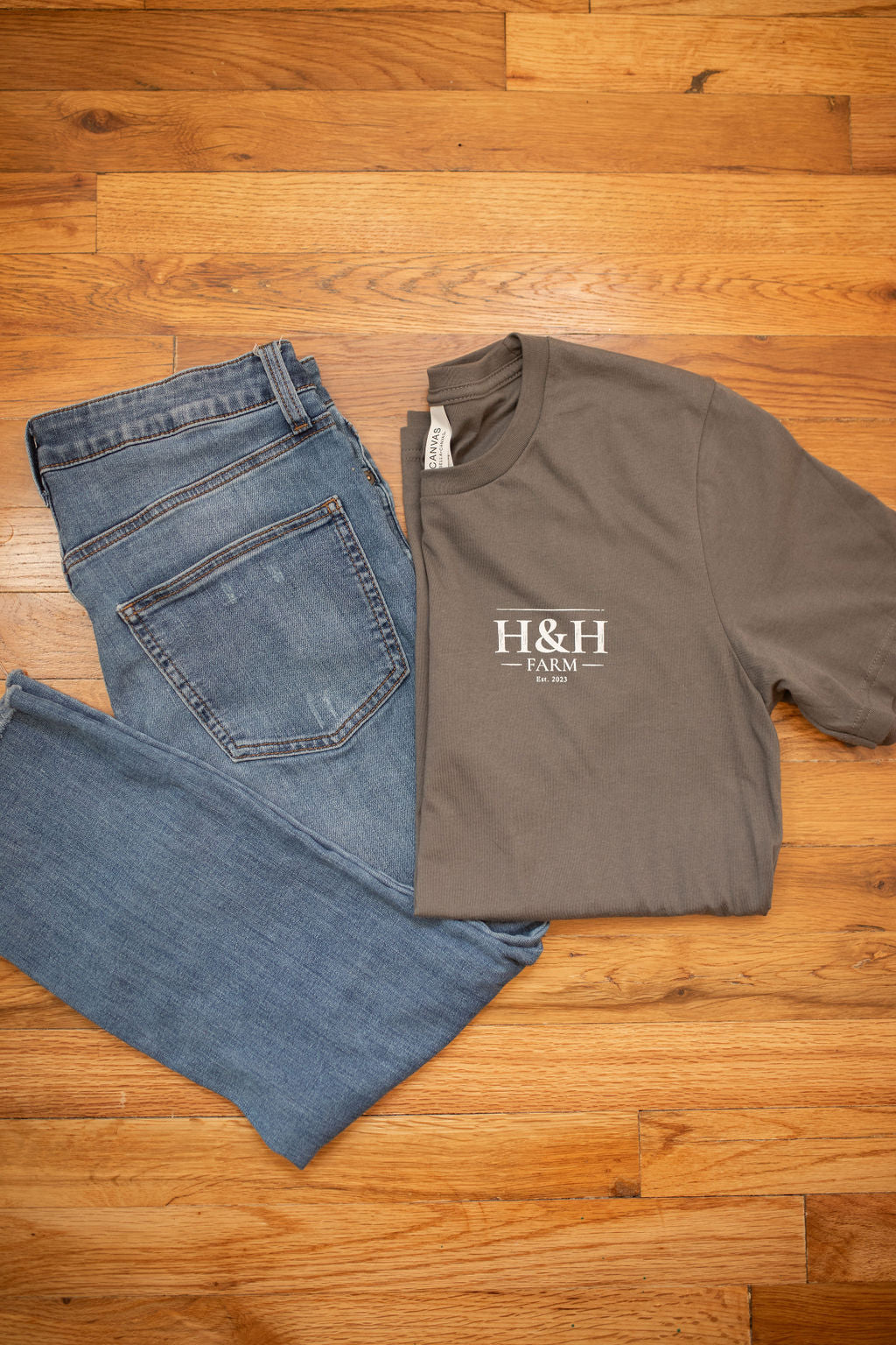 Gray Circle Logo Short Sleeve t-shirt